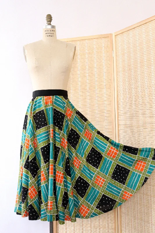 Geo Midcentury Circle Skirt XS Club unclassified skirts