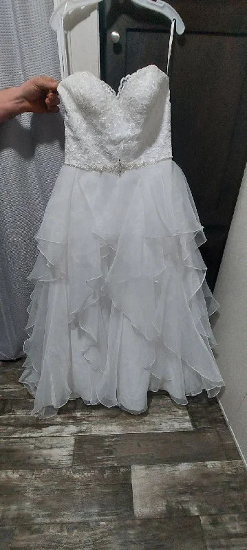 David's Bridal Breathable unclassified dresses